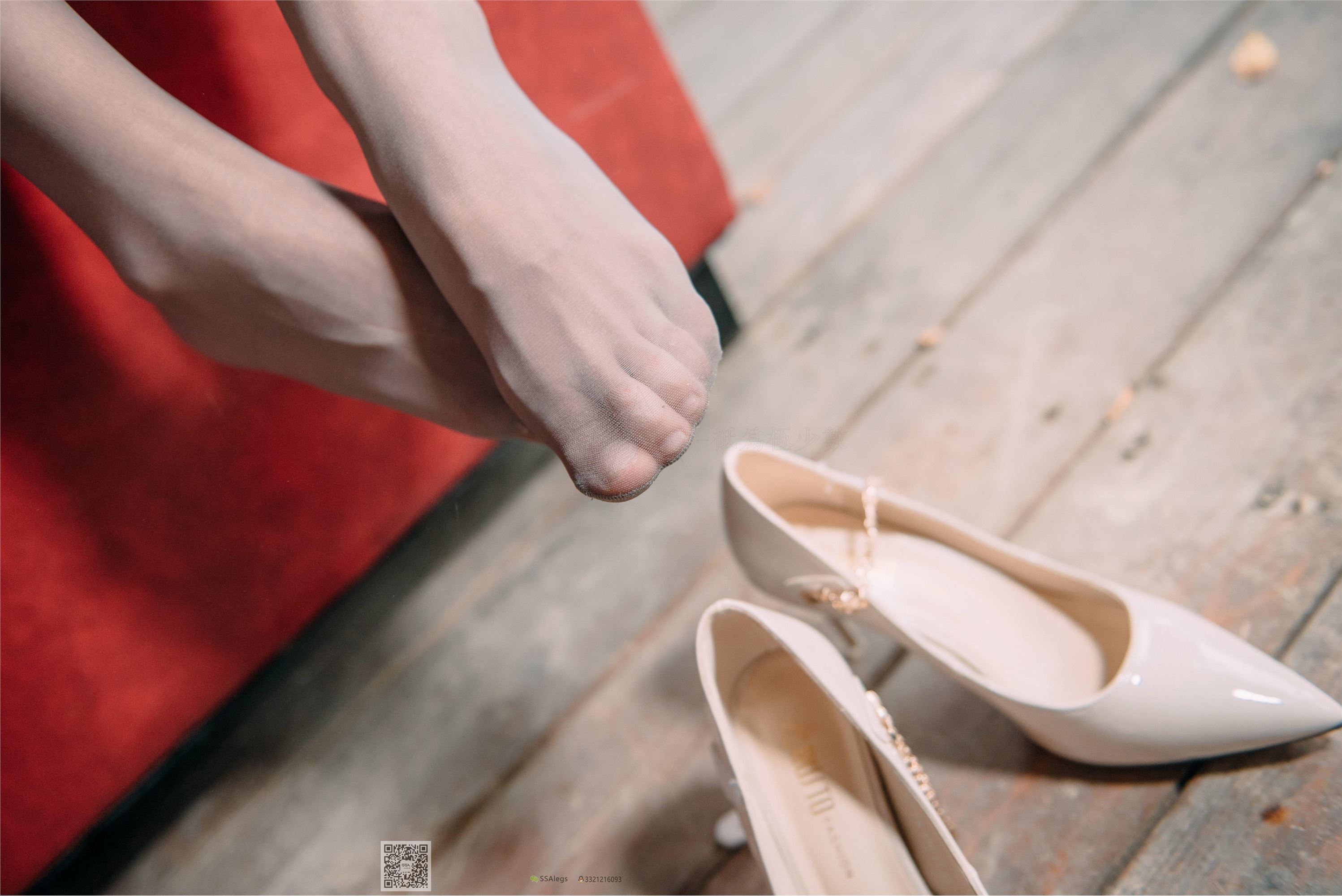 SSA丝社 NO.007 nono 街拍灰丝特辑